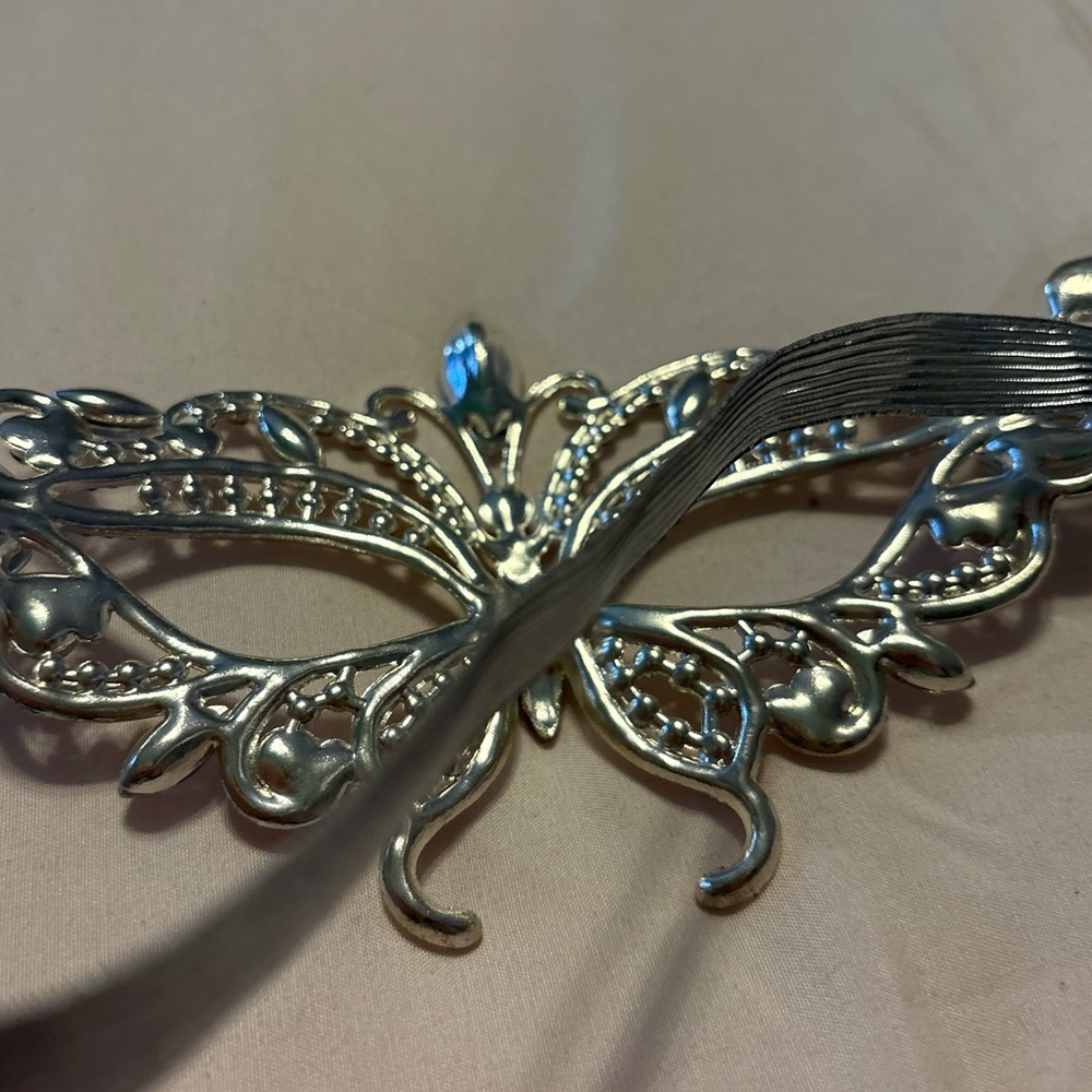 Silver Rhinestone Masquerade Mask - Picture 4 of 4